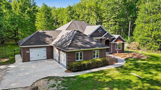 8367 Lindsey Road, Casco, MI 48064