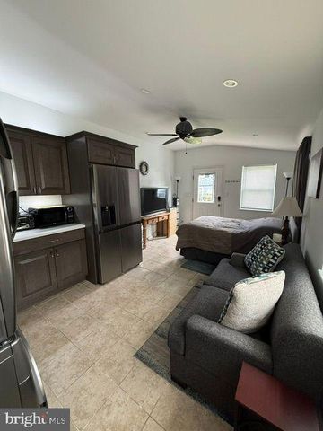 31 W 4TH ST, Lansdale, PA 19446
