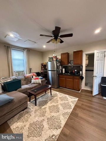 31 W 4TH ST, Lansdale, PA 19446