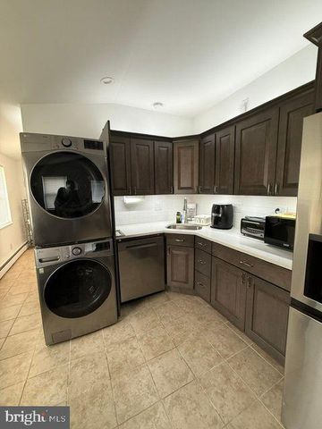 31 W 4TH ST, Lansdale, PA 19446