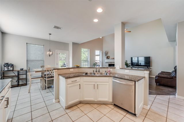 330 Kirby Drive, Argyle, TX 76226