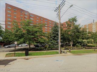 11820 Edgewater Drive 103, Lakewood, OH 44107