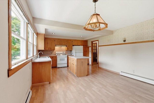 N68W15651 Chateau DRIVE, Menomonee Falls, WI 53051