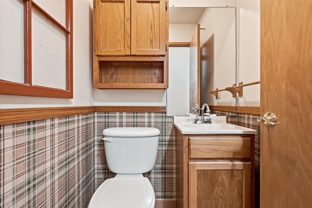 N68W15651 Chateau DRIVE, Menomonee Falls, WI 53051