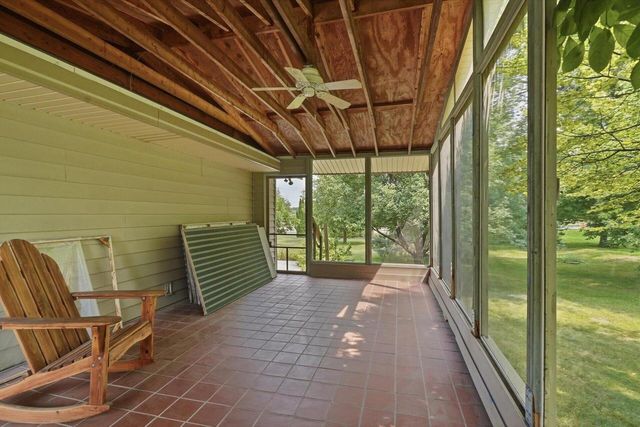 N68W15651 Chateau DRIVE, Menomonee Falls, WI 53051