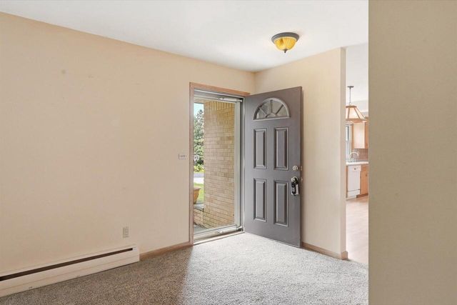N68W15651 Chateau DRIVE, Menomonee Falls, WI 53051