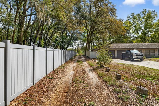 902 TWO HOUSES LANE, Seffner, FL 33584