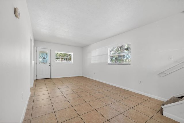 902 TWO HOUSES LANE, Seffner, FL 33584