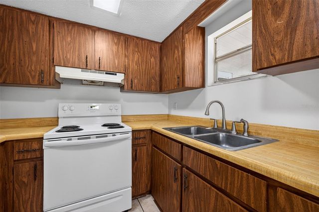 902 TWO HOUSES LANE, Seffner, FL 33584