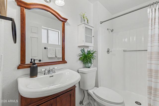 3226 W MICHELLE Drive, Phoenix, AZ 85053