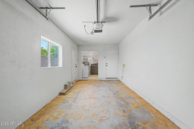 3226 W MICHELLE Drive, Phoenix, AZ 85053