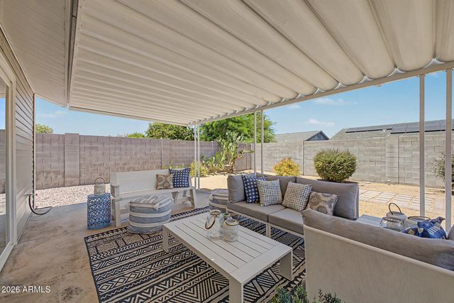 3226 W MICHELLE Drive, Phoenix, AZ 85053