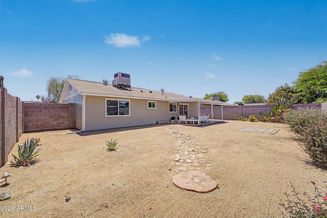 3226 W MICHELLE Drive, Phoenix, AZ 85053