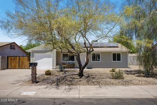 3226 W MICHELLE Drive, Phoenix, AZ 85053