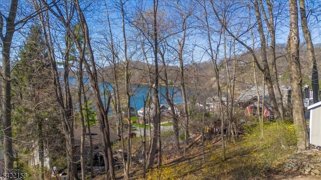 25 Indian Trl, Sparta Twp., NJ 07871