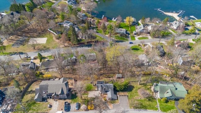 25 Indian Trl, Sparta Twp., NJ 07871