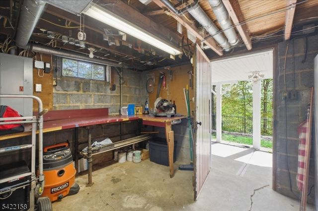 25 Indian Trl, Sparta Twp., NJ 07871