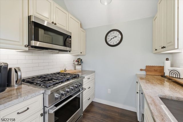 25 Indian Trl, Sparta Twp., NJ 07871