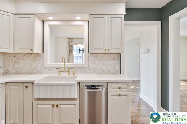 1201 Butztown Road 4, Bethlehem City, PA 18017