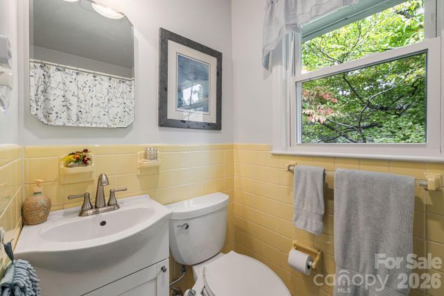 49 White Pine Drive, Asheville, NC 28805