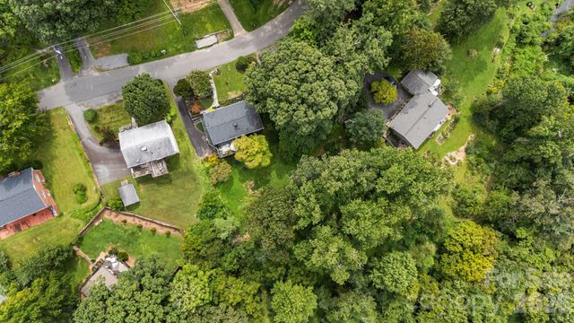 49 White Pine Drive, Asheville, NC 28805