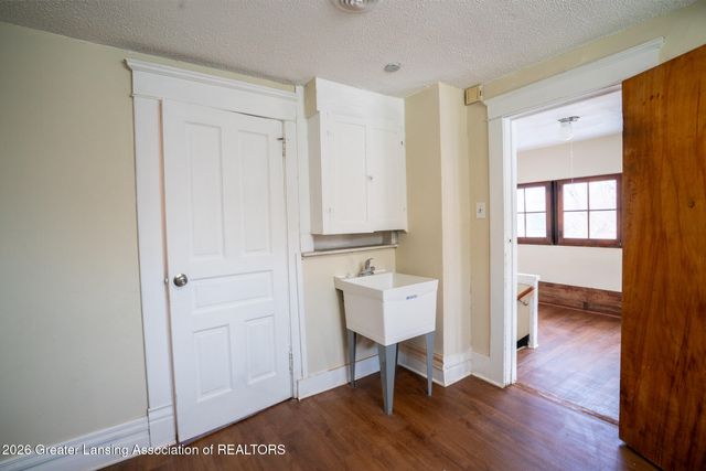 312 W Saginaw Street, Lansing, MI 48933