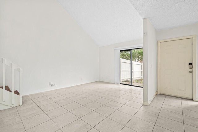 9227 Green Meadows Way, Palm Beach Gardens, FL 33418