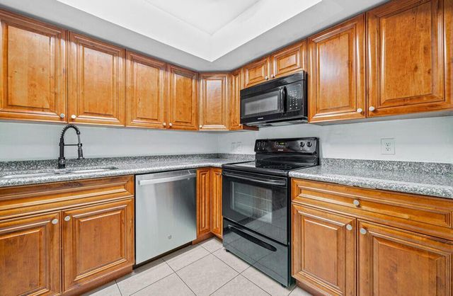 9227 Green Meadows Way, Palm Beach Gardens, FL 33418