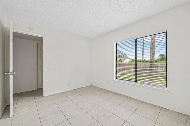 9227 Green Meadows Way, Palm Beach Gardens, FL 33418