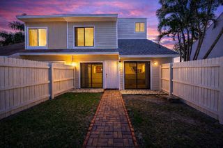 9227 Green Meadows Way, Palm Beach Gardens, FL 33418