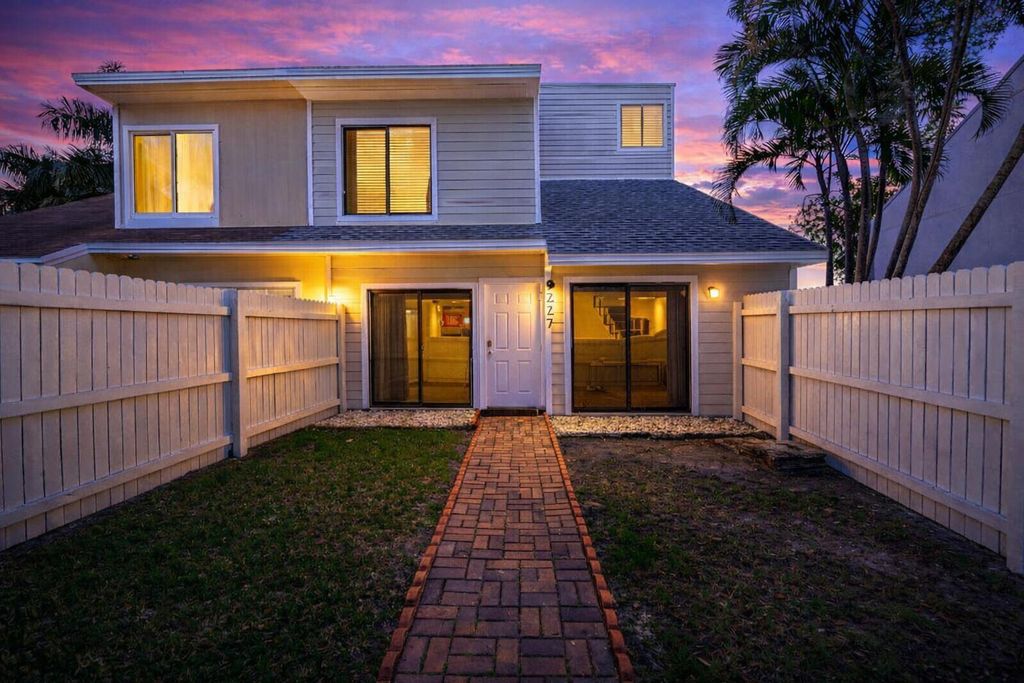 9227 Green Meadows Way, Palm Beach Gardens, FL 33418