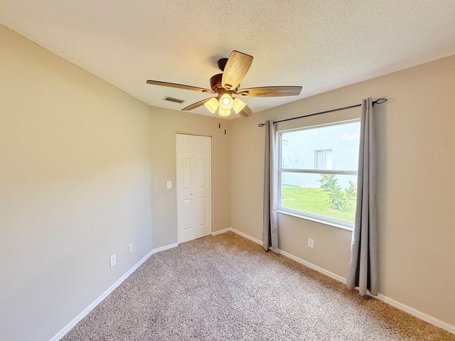 39 Fischer Ln, Palm Coast, FL 32137