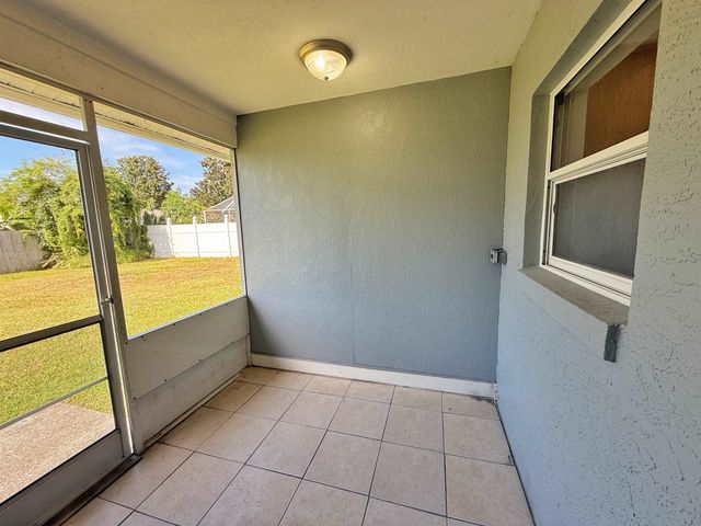 39 Fischer Ln, Palm Coast, FL 32137