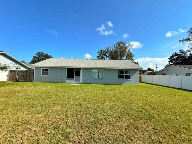 39 Fischer Ln, Palm Coast, FL 32137