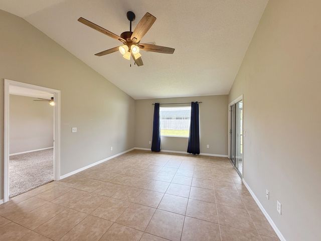 39 Fischer Ln, Palm Coast, FL 32137