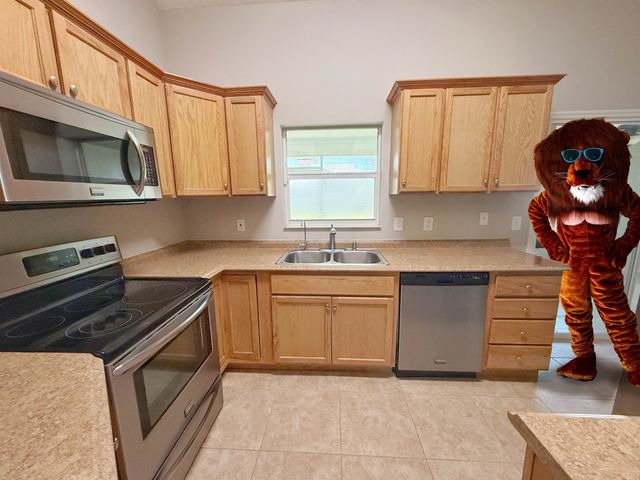 39 Fischer Ln, Palm Coast, FL 32137