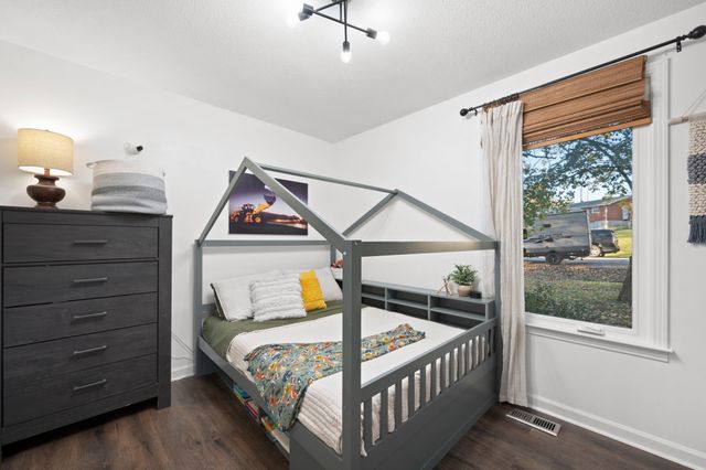 1672 Robin Pl, Clarksville, TN 37043