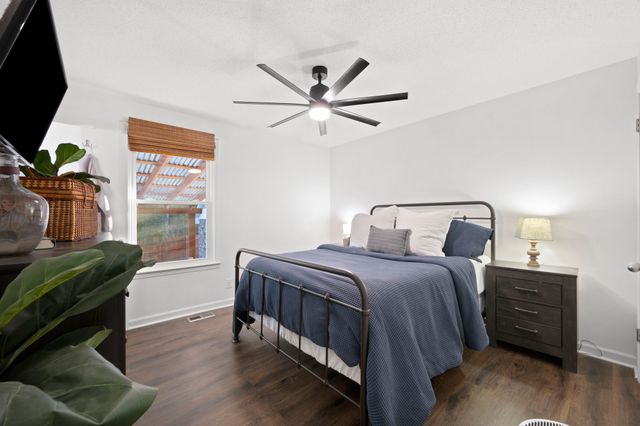 1672 Robin Pl, Clarksville, TN 37043