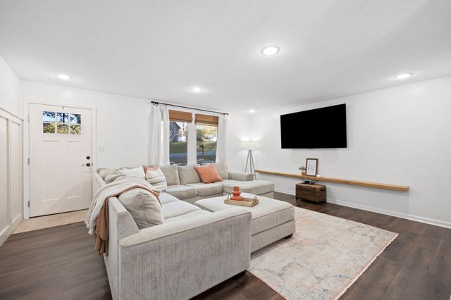 1672 Robin Pl, Clarksville, TN 37043