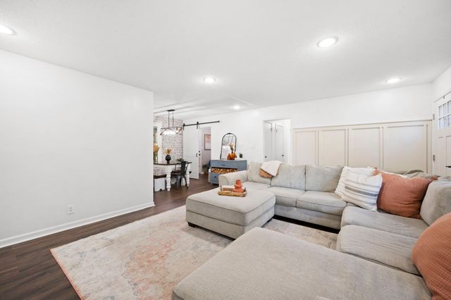 1672 Robin Pl, Clarksville, TN 37043