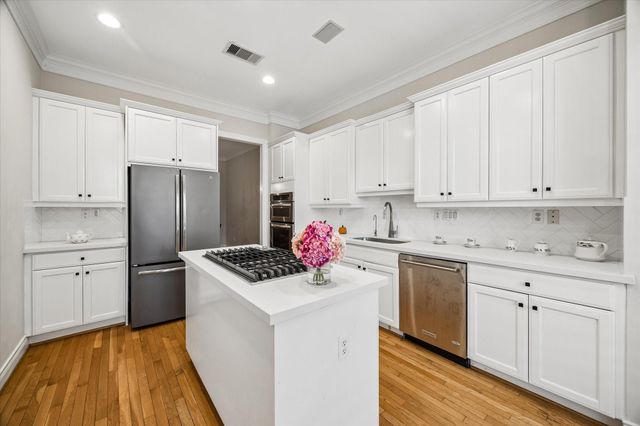 1933 Woodbury Street, Houston, TX 77030