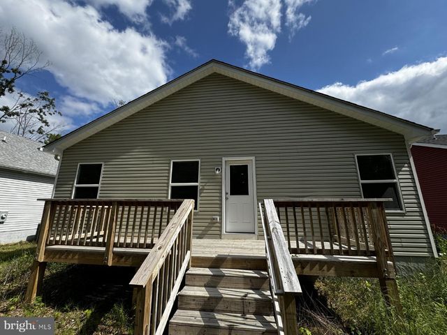 225 9TH ST, Colonial Beach, VA 22443
