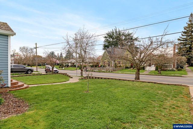 1336 NE Evans St, Mcminnville, OR 97128