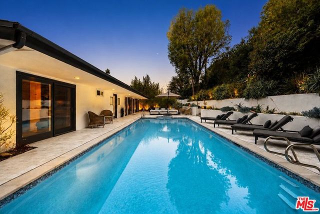 8670 Allenwood Road, Los Angeles, CA 90046