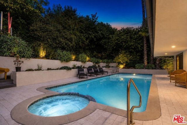 8670 Allenwood Road, Los Angeles, CA 90046