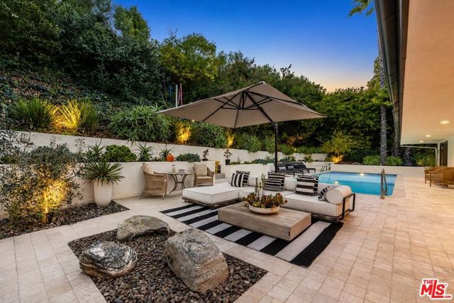 8670 Allenwood Road, Los Angeles, CA 90046