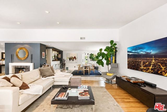 8670 Allenwood Road, Los Angeles, CA 90046