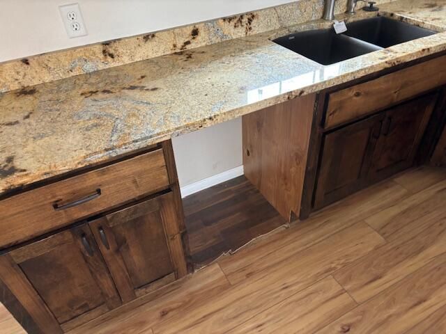 4706 S 125th Road, Bolivar, MO 65613