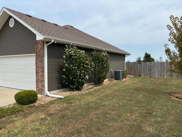 4706 S 125th Road, Bolivar, MO 65613