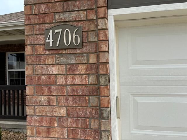 4706 S 125th Road, Bolivar, MO 65613